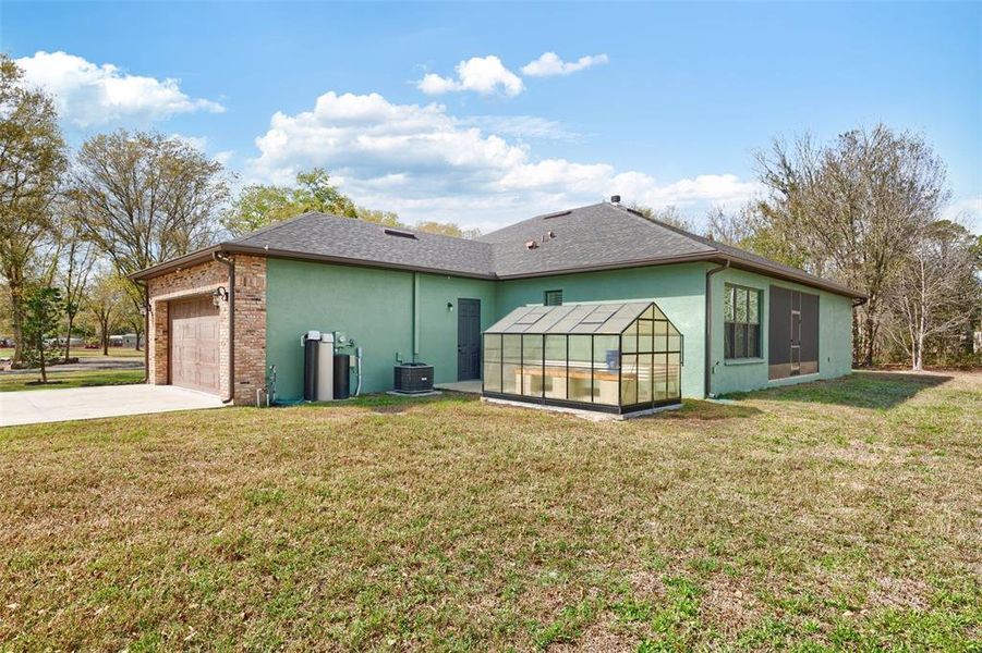 Exterior details and patio area of a home in , Plant City (Image 23).