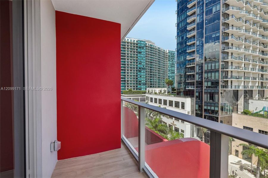 Condo located in Miami, FL showcasing its design and architecture (Image 3).