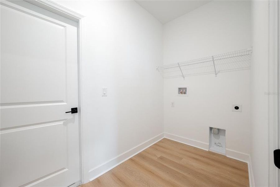 Spacious, unfurnished interior of a new home in , North Port (Image 44).