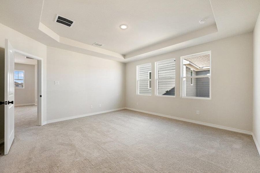 Spacious, unfurnished interior of a new home in Lariat, Liberty Hill (Image 31).