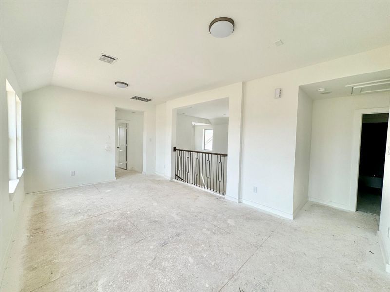 Spacious, unfurnished interior of a new home in Pomona: 40ft. lots, Manvel (Image 9). Spacious, unfurnished interior of a new home in Pomona: 40ft. lots, Manvel (Image 9).