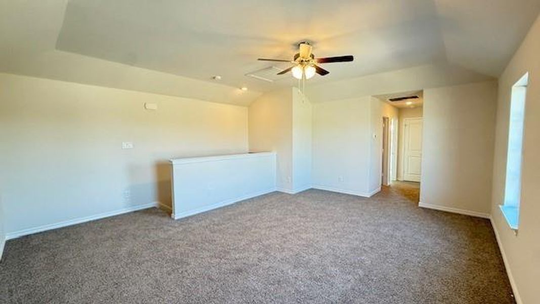 Spacious, unfurnished interior of a new home in California Meadows, Arlington (Image 18).