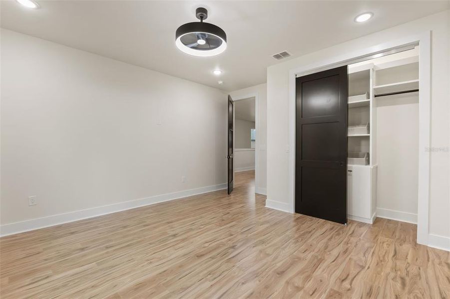 Spacious, unfurnished interior of a new home in , Orlando (Image 69).