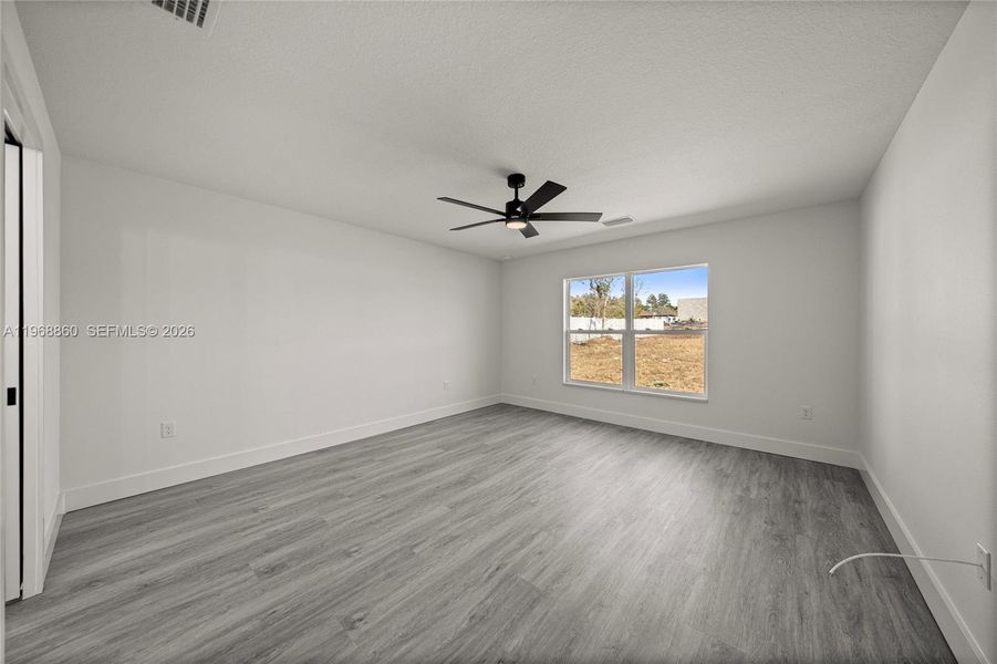 Spacious, unfurnished interior of a new home in , Ocala (Image 22).
