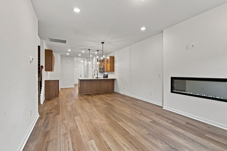 Spacious, unfurnished interior of a new home in Spring Branch, Smyrna (Image 22).