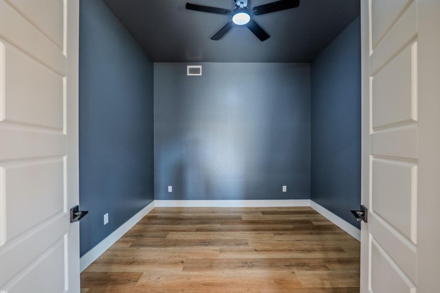 Experience modern Southern elegance in this stunning home, featuring a grand entrance, spacious balcony, and beautifully landscaped yard. Perfect for stylish living and entertaining. Experience modern Southern elegance in this stunning home, featuring a grand entrance, spacious balcony, and beautifully landscaped yard. Perfect for stylish living and entertaining.