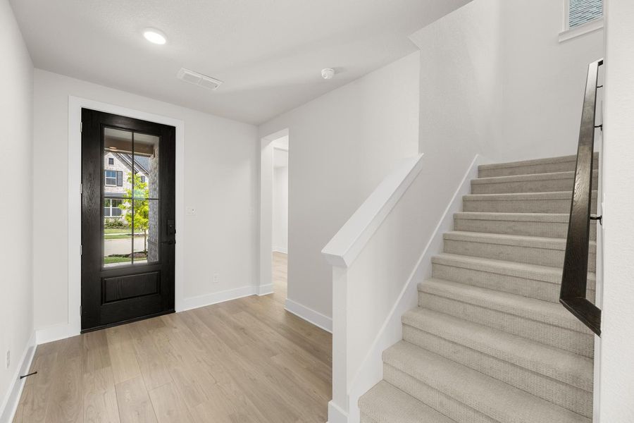 Spacious, unfurnished interior of a new home in Union Park, Little Elm (Image 15).
