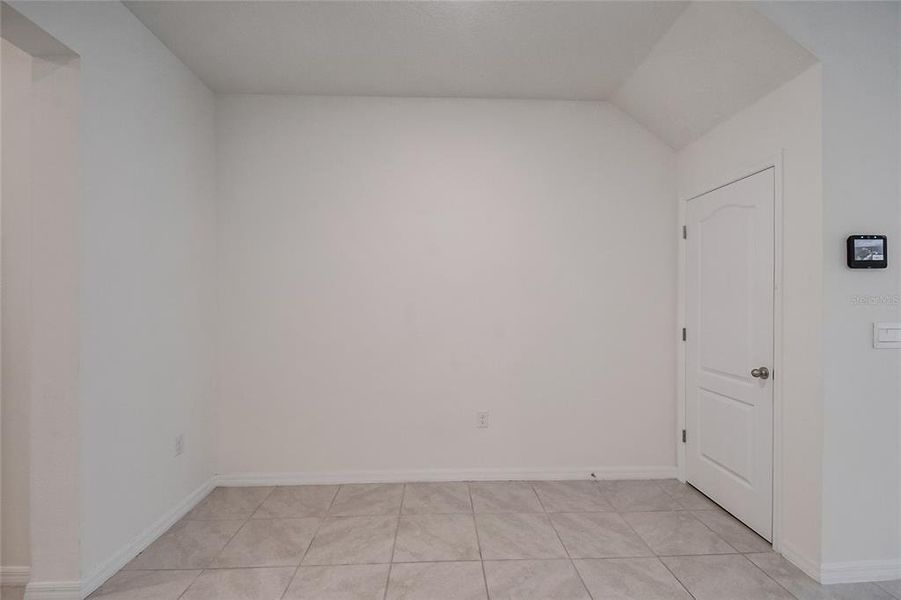 Spacious, unfurnished interior of a new home in , Howey-in-the-Hills (Image 31).