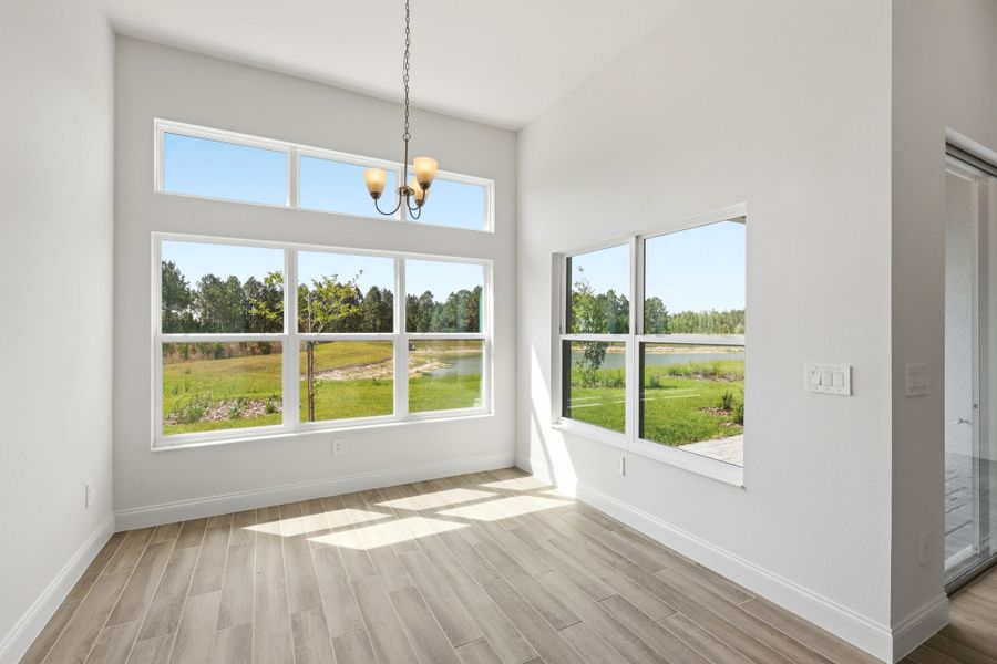Spacious, unfurnished interior of a new home in Tamarack at Two Rivers, Zephyrhills (Image 10).