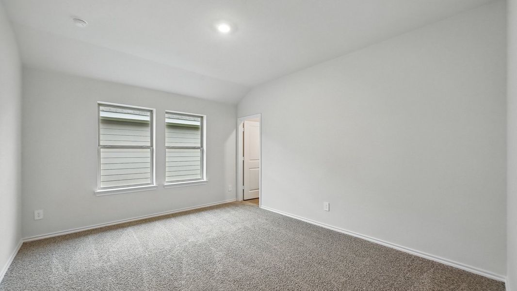 Spacious, unfurnished interior of a new home in Oak Valley Estates, Bullard (Image 22).