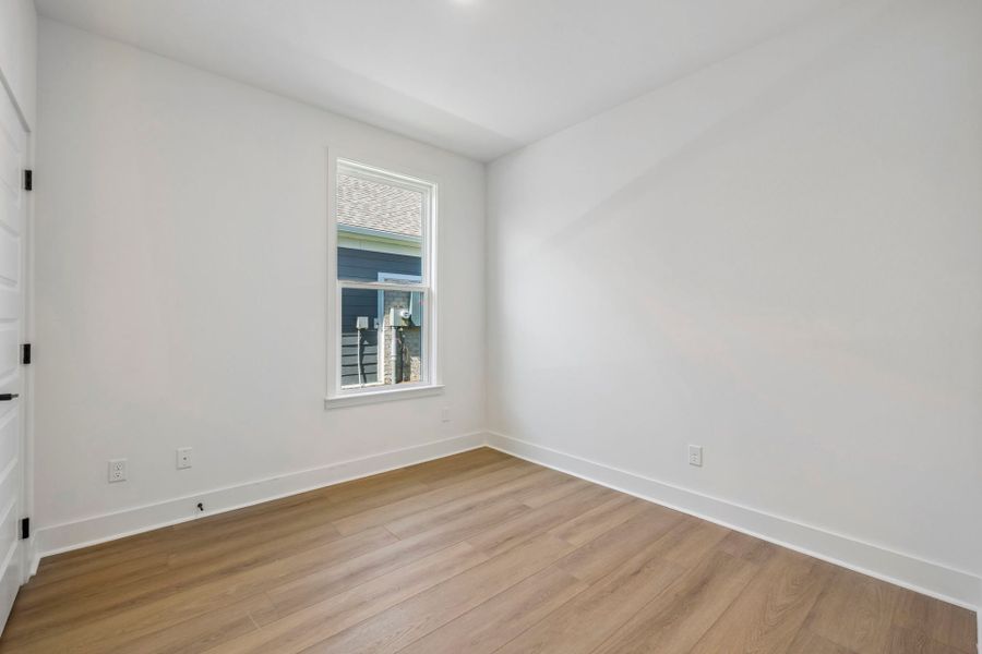 Spacious, unfurnished interior of a new home in Del Webb Barton Village, Lebanon (Image 18).