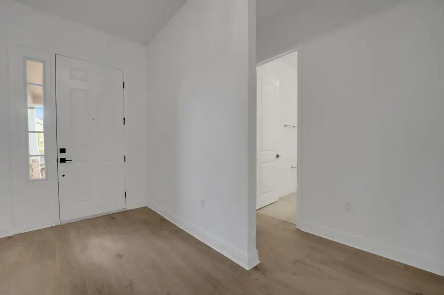 4br New Home in Windermere, FL.  - Slide 10