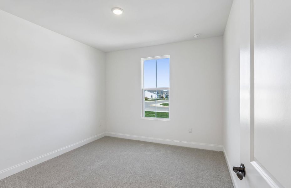 Spacious, unfurnished interior of a new home in Del Webb Southern Harmony, Murfreesboro (Image 33).