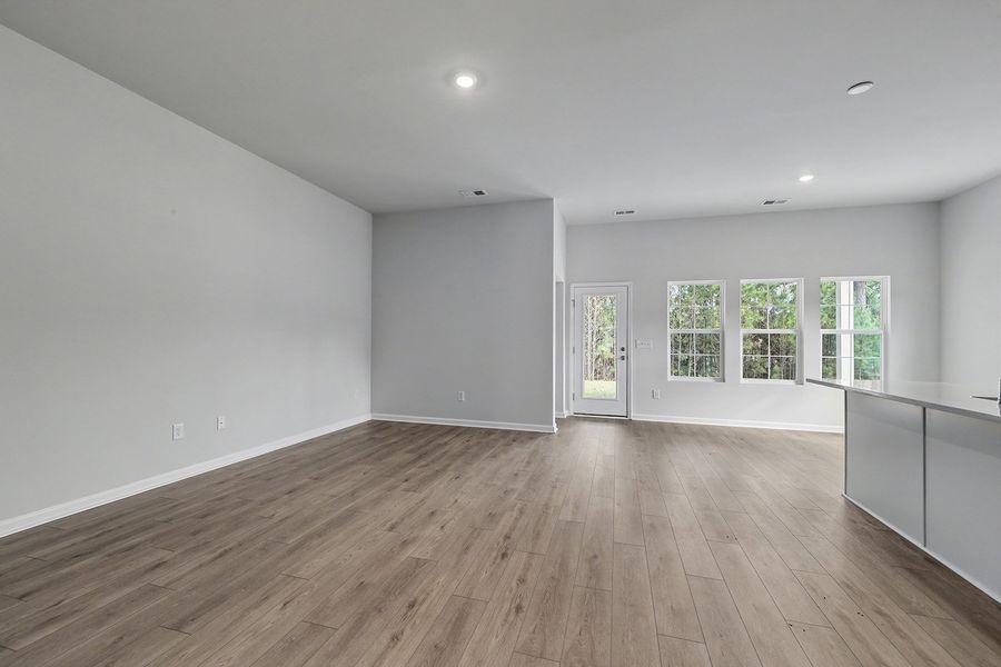 Spacious, unfurnished interior of a new home in Hainer Place, Conway (Image 16).