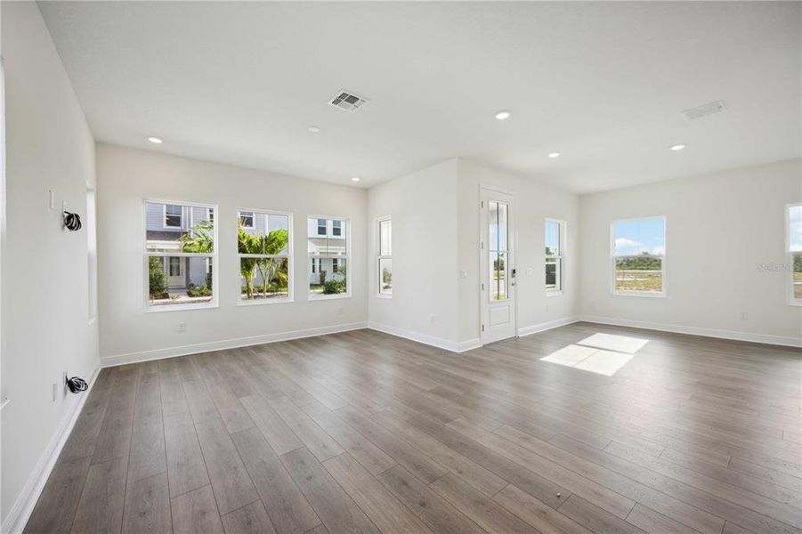 Spacious, unfurnished interior of a new home in Bungalow Walk at Lakewood Ranch, Lakewood Ranch (Image 11).