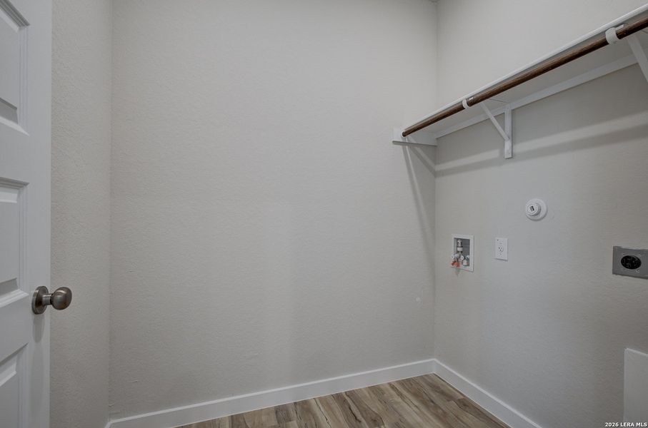 Spacious, unfurnished interior of a new home in Mesa Vista, San Antonio (Image 19).