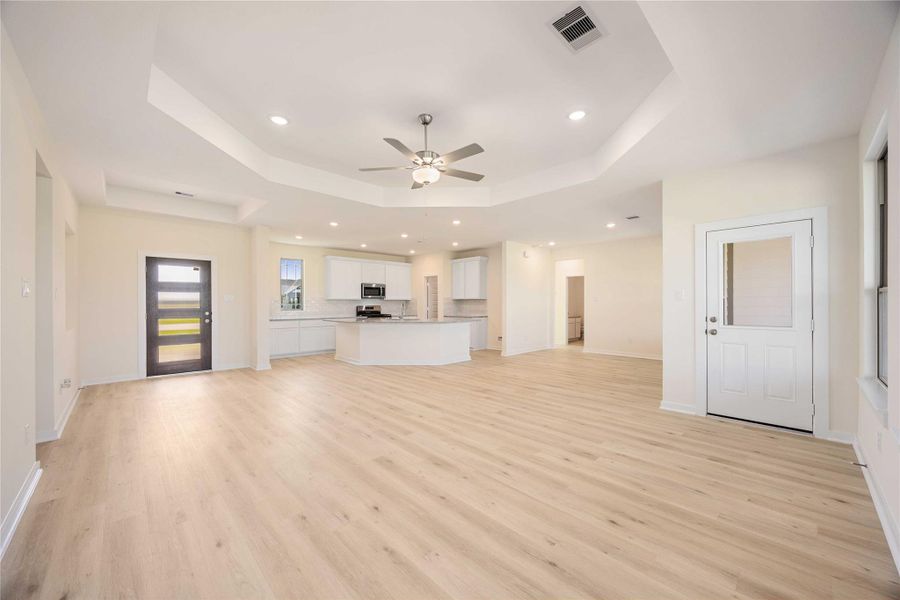 Spacious, unfurnished interior of a new home in Blue Heron Estates, Beasley (Image 11).