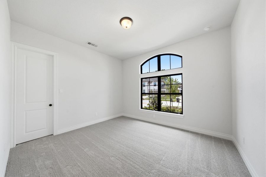 Spacious, unfurnished interior of a new home in Artavia 70′, Conroe (Image 20).