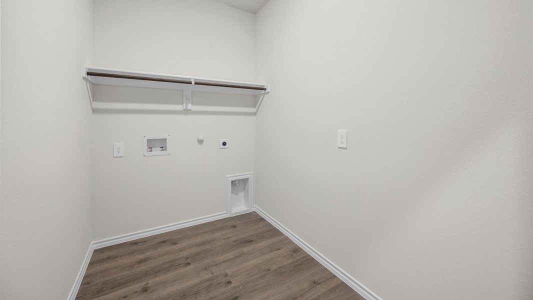 Spacious, unfurnished interior of a new home in Saddlebrook, Waxahachie (Image 9).