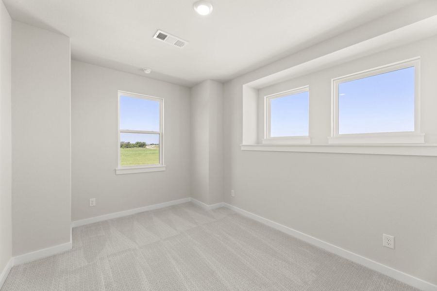 Spacious, unfurnished interior of a new home in Ten Mile Creek, Celina (Image 23).