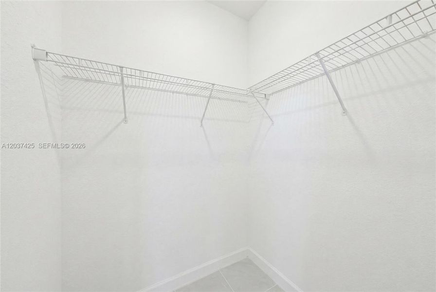 Spacious, unfurnished interior of a new home in , Miami (Image 22).