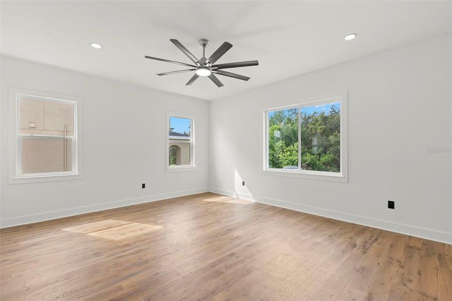 Spacious, unfurnished interior of a new home in , Safety Harbor (Image 51).