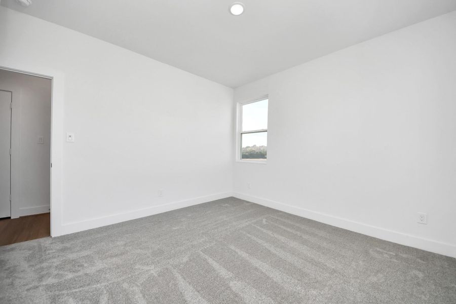 Spacious, unfurnished interior of a new home in Piccolina, Houston (Image 44).