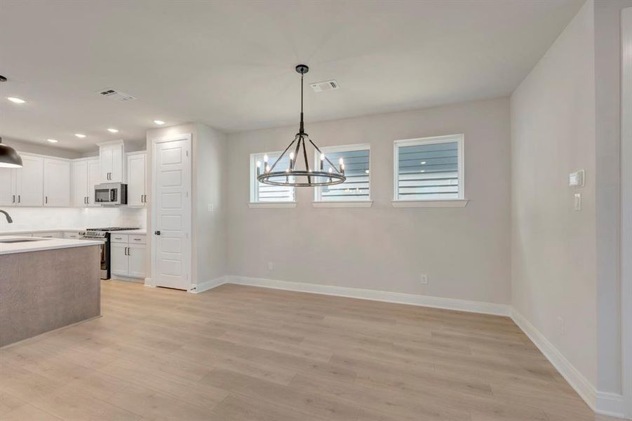 Spacious, unfurnished interior of a new home in Painted Tree Woodland West – Cottages, McKinney (Image 26).