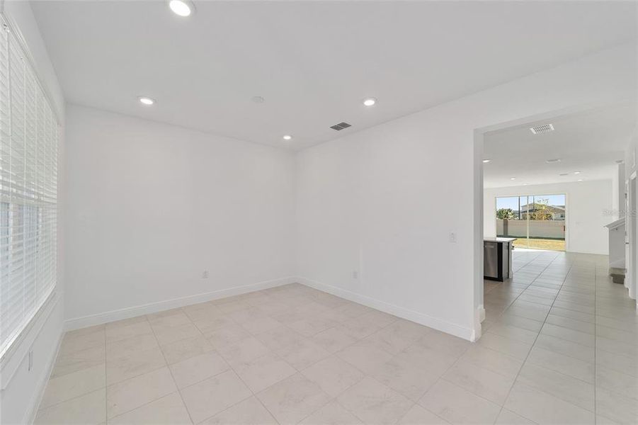 Spacious, unfurnished interior of a new home in Calesa Township, Ocala (Image 38).