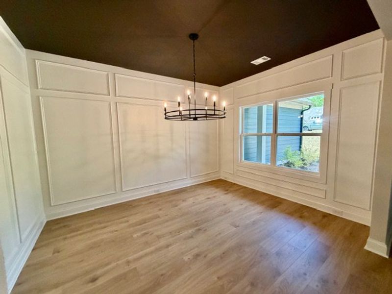 Spacious, unfurnished interior of a new home in Deer Creek, Moreland (Image 8).