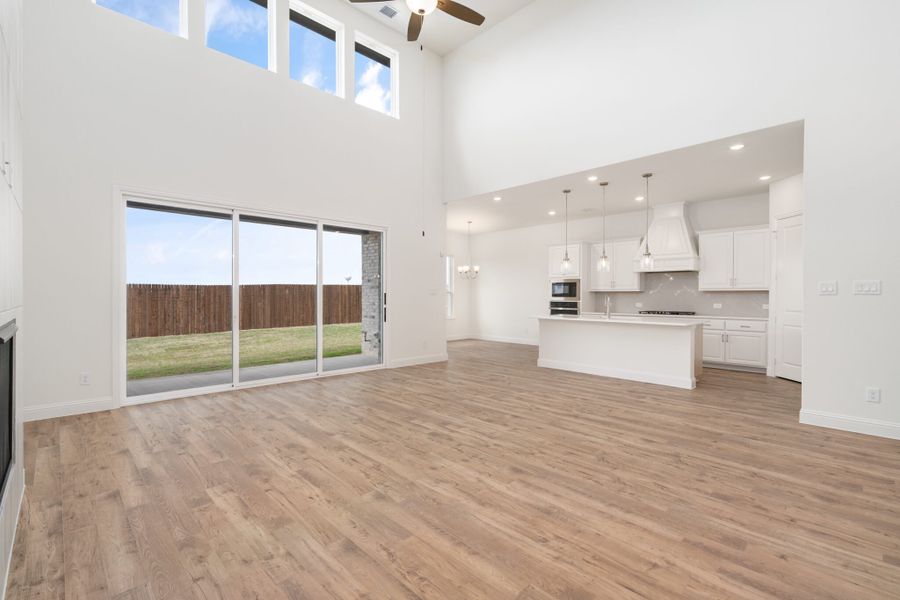 Spacious, unfurnished interior of a new home in Lake Breeze, Lavon (Image 27).
