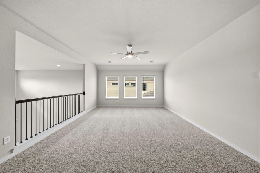 Spacious, unfurnished interior of a new home in Sunterra Lakes, Fulshear (Image 19).