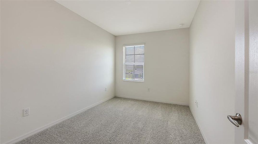 Spacious, unfurnished interior of a new home in Palm Grove, Bradenton (Image 20).