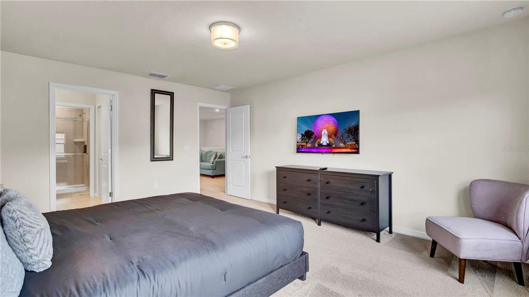 Furnished interior view inside a new home in , Davenport (Image 10).