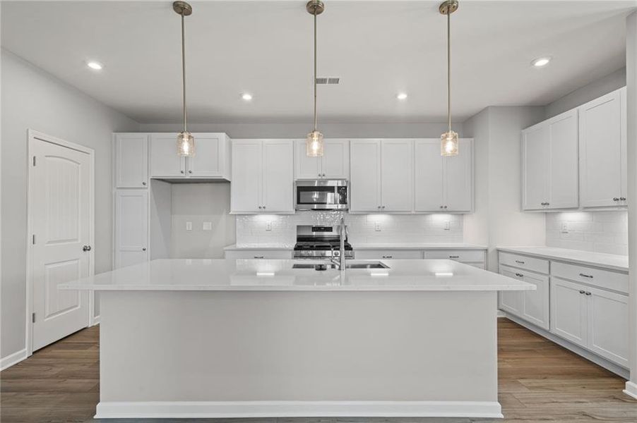 Furnished interior view inside a new home in Twin Lakes, Hoschton (Image 13). Furnished interior view inside a new home in Twin Lakes, Hoschton (Image 13).