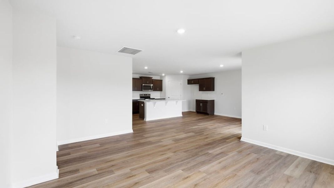 Spacious, unfurnished interior of a new home in Lakestone, Woodruff (Image 29).