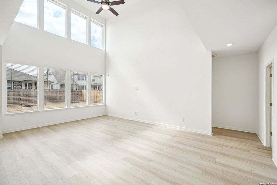 Spacious, unfurnished interior of a new home in Estancia Ranch - Classic Series, San Antonio (Image 23).