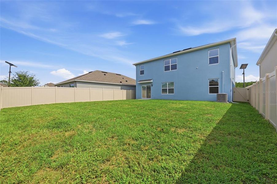 Exterior details and patio area of a home in Edgemont at Serenoa, Clermont (Image 24).