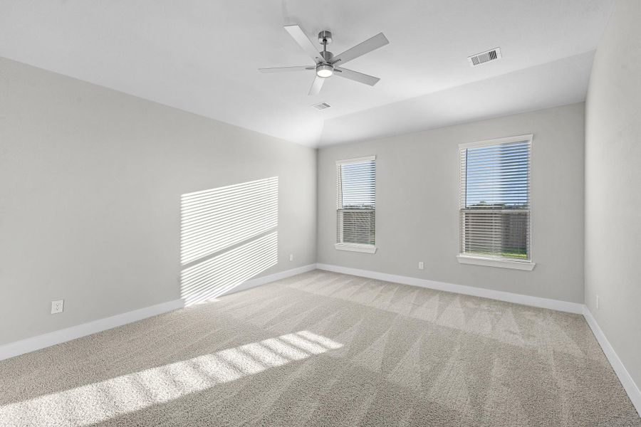 Spacious, unfurnished interior of a new home in Briarwood Crossing, Rosenberg (Image 35).
