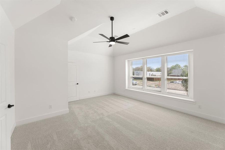 Spacious, unfurnished interior of a new home in Trails at Cottonwood Creek, Rowlett (Image 20).