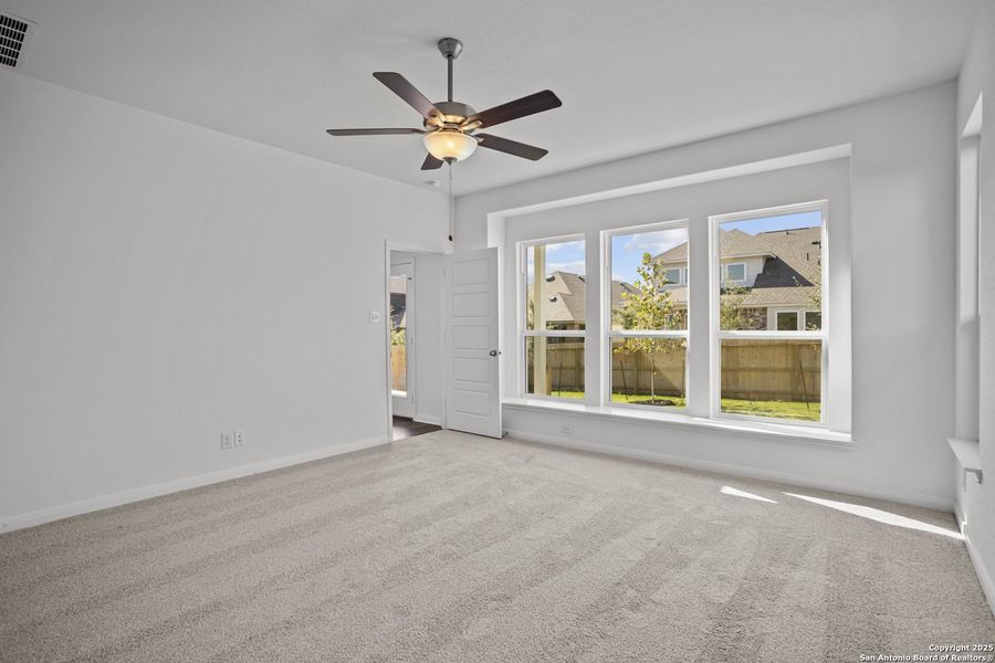 Spacious, unfurnished interior of a new home in Davis Ranch, San Antonio (Image 24). Spacious, unfurnished interior of a new home in Davis Ranch, San Antonio (Image 24).