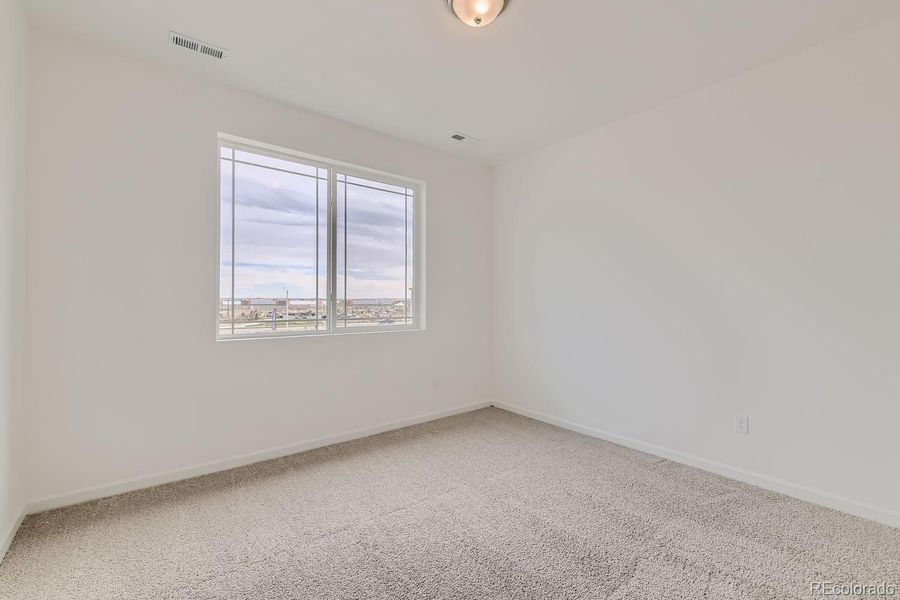 Spacious, unfurnished interior of a new home in Wolf Creek Run, Strasburg (Image 24).