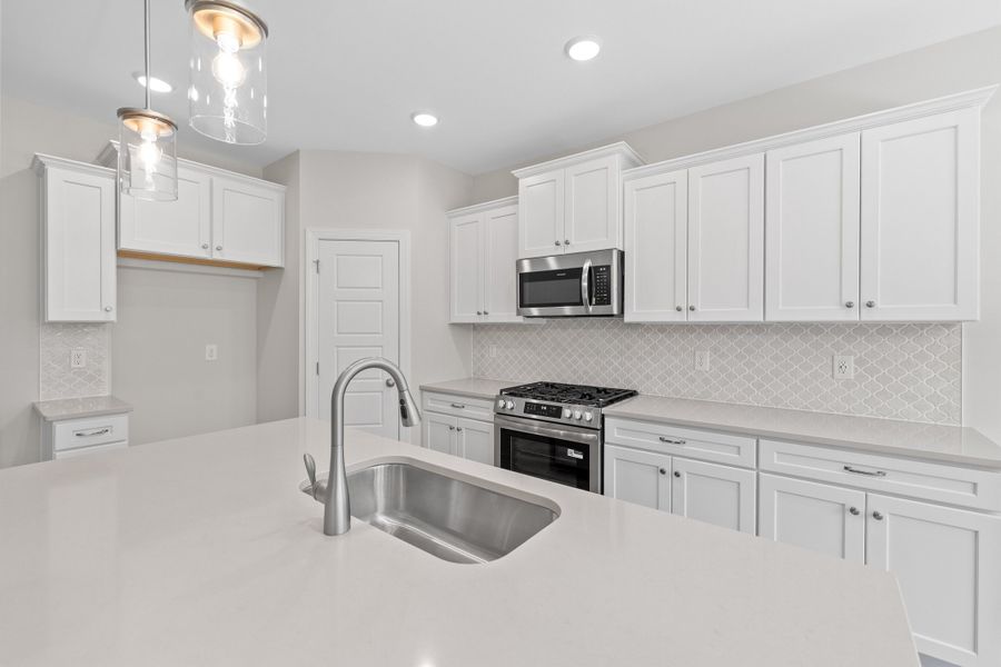 Representative furnished interior of a home built from the The Chandler by RobuckHomes in Baylee Ridge, Selma (Image 113).