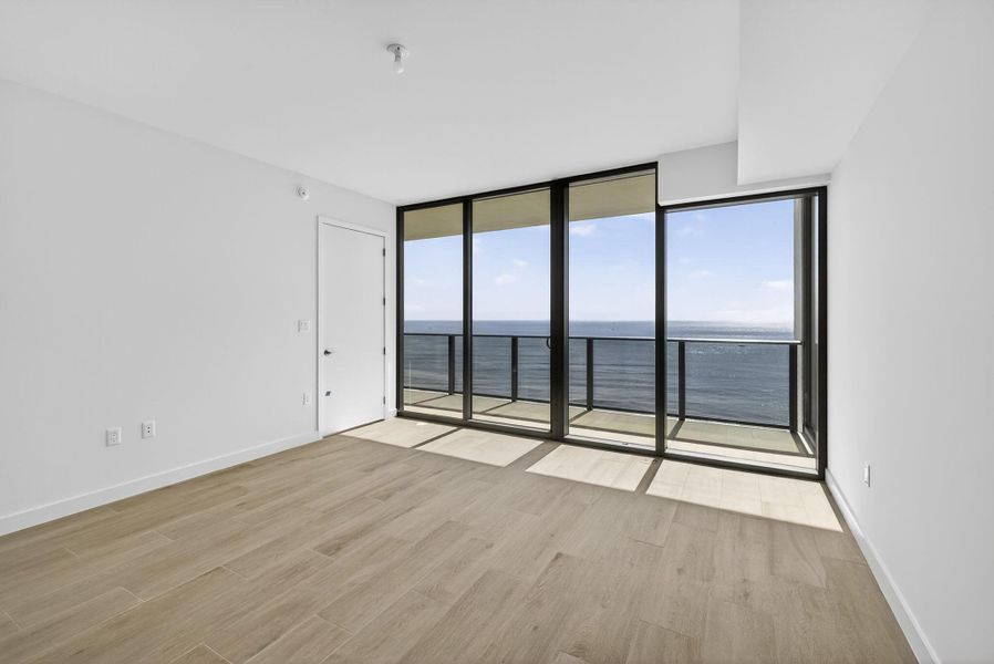 Spacious, unfurnished interior of a new home in , Pompano Beach (Image 33). Spacious, unfurnished interior of a new home in , Pompano Beach (Image 33).