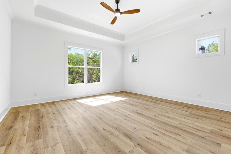 Spacious, unfurnished interior of a new home in , Jefferson (Image 52).