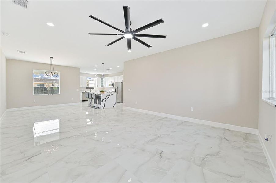 Spacious, unfurnished interior of a new home in , Cape Coral (Image 19).