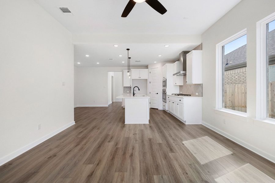Spacious, unfurnished interior of a new home in Flora, Hutto (Image 24).