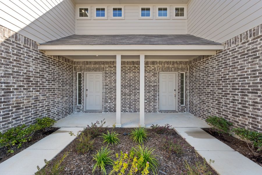 Exterior details and patio area of a home in Eagle Cove, Denton (Image 3).