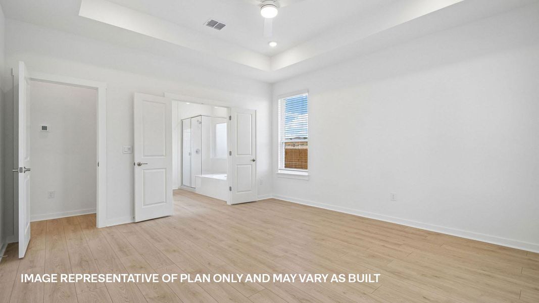 Spacious, unfurnished interior of a new home in Rosenbusch Ranch, Leander (Image 26).