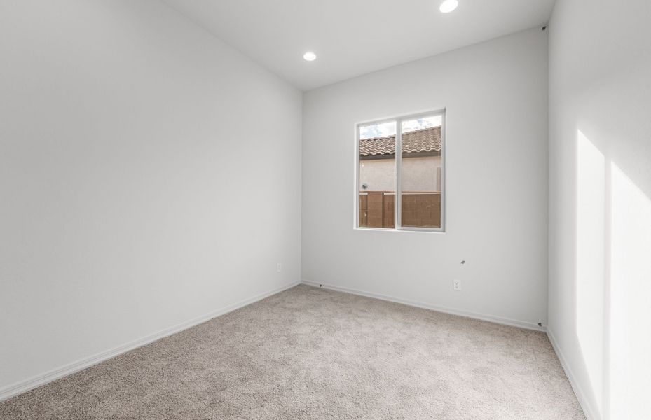 Spacious, unfurnished interior of a new home in Artisan at Asante, Surprise (Image 24).